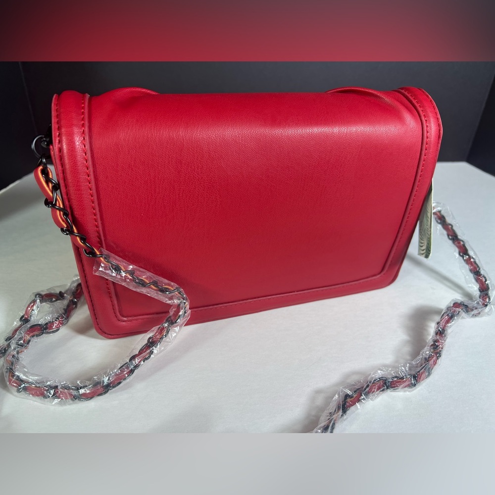 NWT Badgley Mischka Leather Crossbody Bag In Red With Black Hardware - Picture 3 of 9